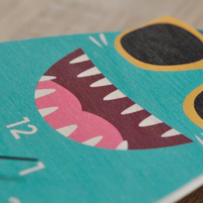 Horloge requin imprimée sur bois